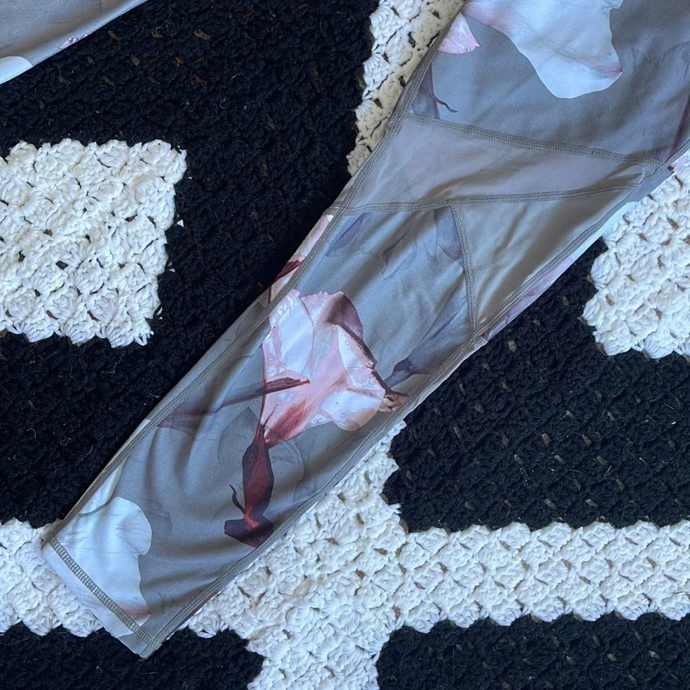 Patterned Fabletic Legging - Picture 2 of 7